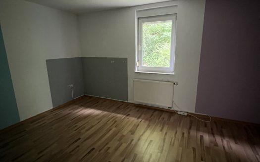 4-Raum-Wohnung mit Balkon in ruhiger Waldrandlage